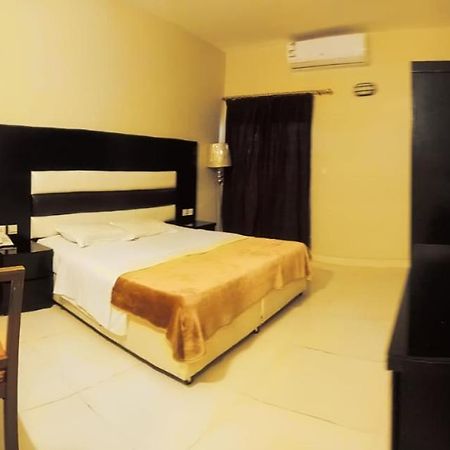 Aliqbal Hotel Khobar Bagian luar foto