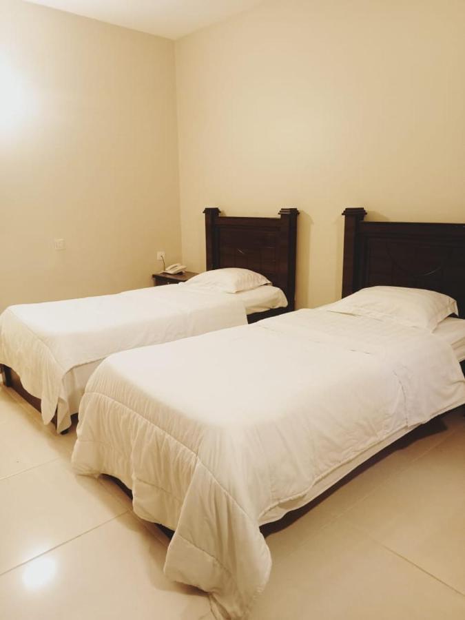 Aliqbal Hotel Khobar Bagian luar foto