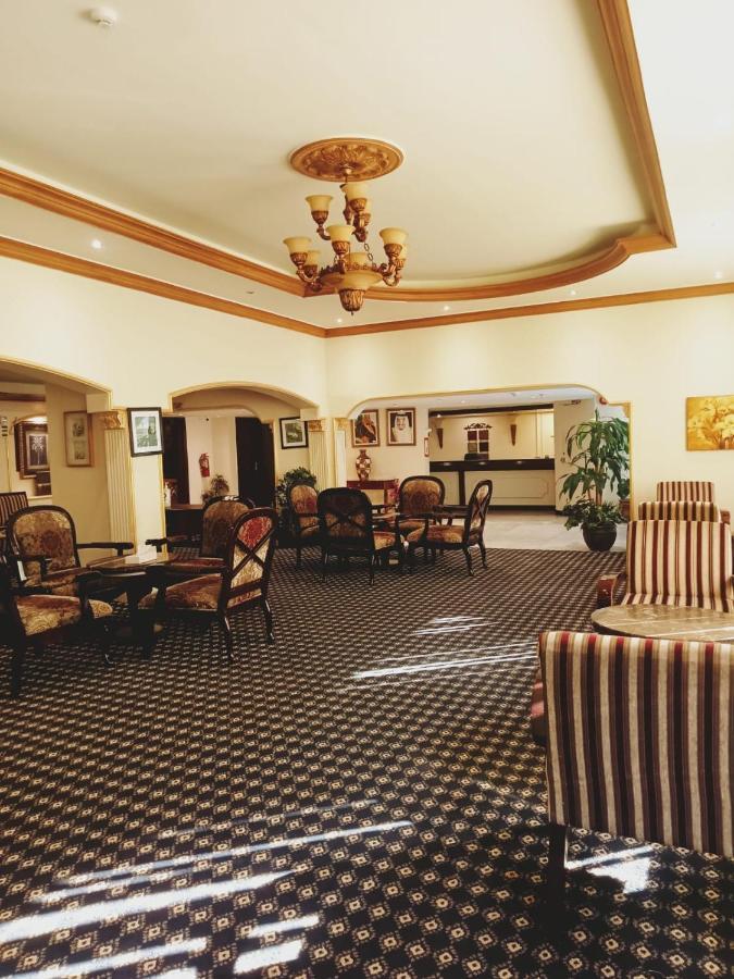 Aliqbal Hotel Khobar Bagian luar foto