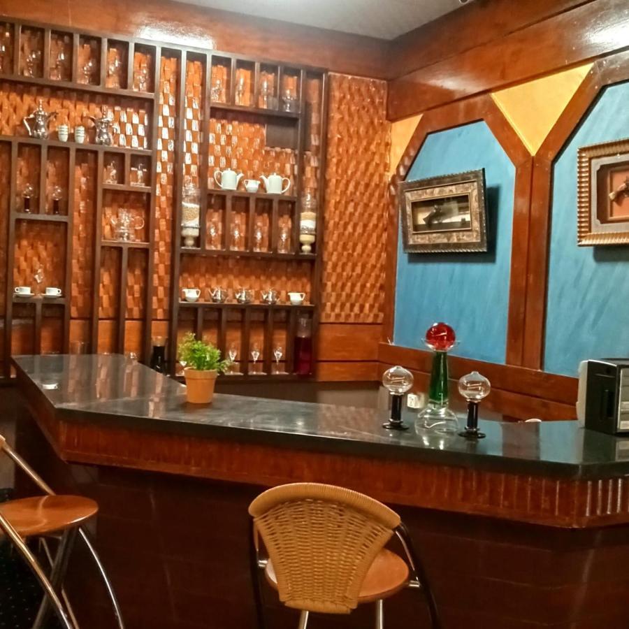 Aliqbal Hotel Khobar Bagian luar foto