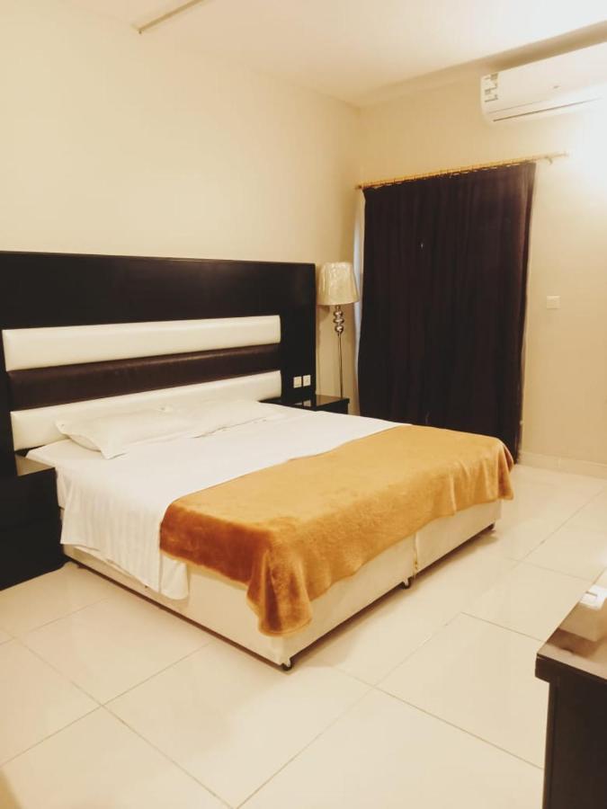 Aliqbal Hotel Khobar Bagian luar foto