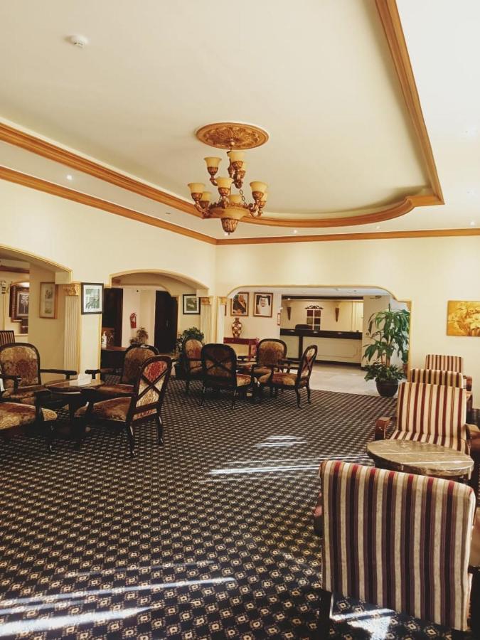 Aliqbal Hotel Khobar Bagian luar foto