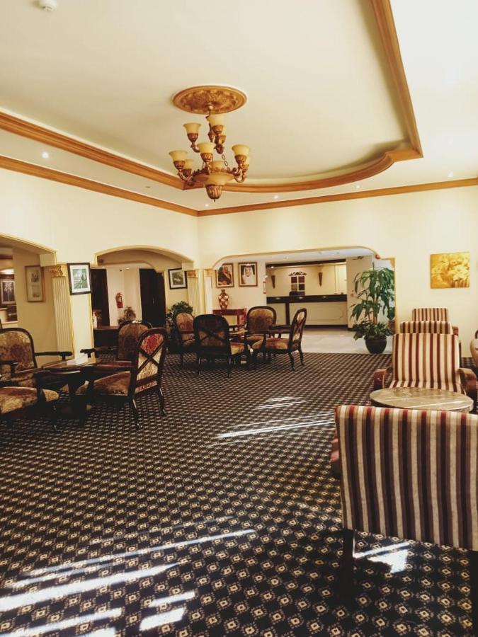 Aliqbal Hotel Khobar Bagian luar foto