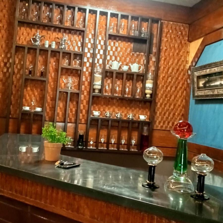 Aliqbal Hotel Khobar Bagian luar foto
