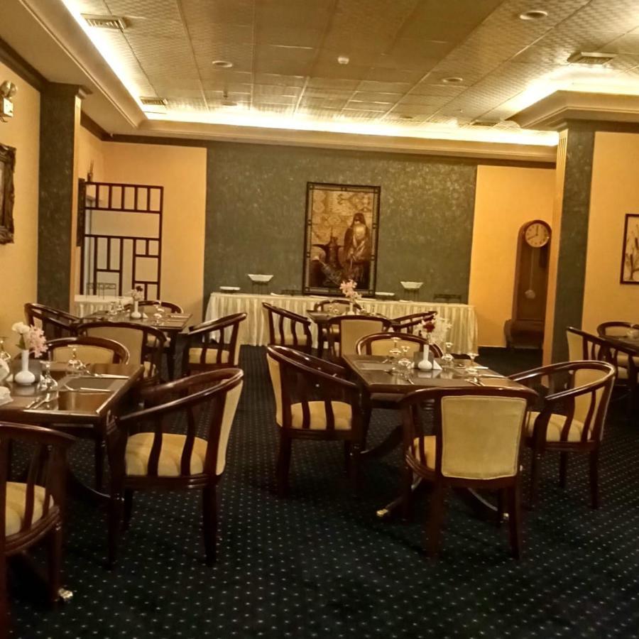 Aliqbal Hotel Khobar Bagian luar foto